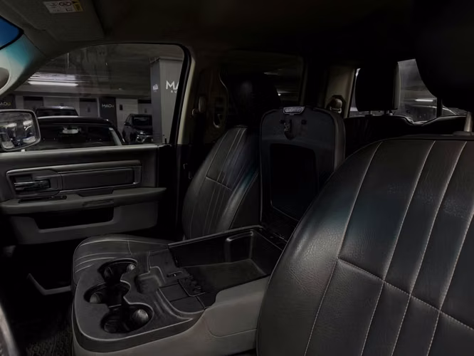 Dodge Ram 1500 SLT 4x4 3.6 2018 - Imagen 10