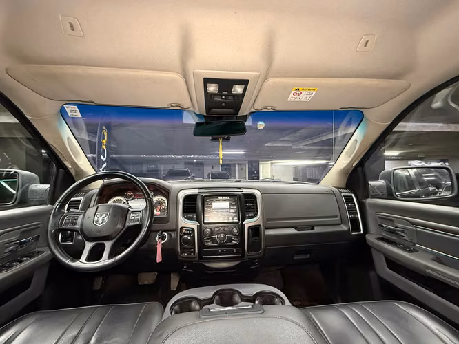 Dodge Ram 1500 SLT 4x4 3.6 2018 - Imagen 4