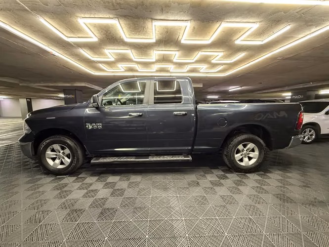 Dodge Ram 1500 SLT 4x4 3.6 2018 - Imagen 3