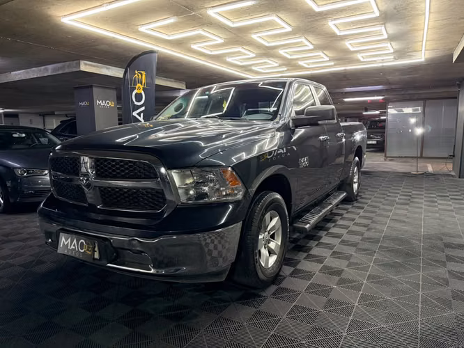 Dodge Ram 1500 SLT 4x4 3.6 2018