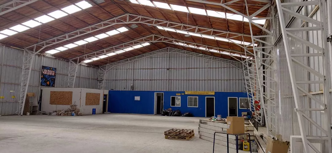 Excelente bodega de 600m2 en salida sur Valdivia (181834)