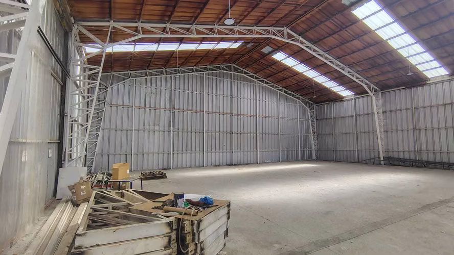 Excelente bodega de 600m2 en salida sur Valdivia (181834)