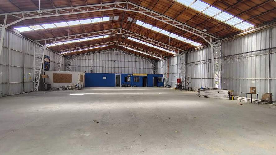 Excelente bodega de 600m2 en salida sur Valdivia (181834)