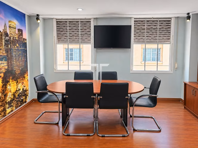 Oficina 85 m² en Matías Cousiño | 3 privados y 2 baños