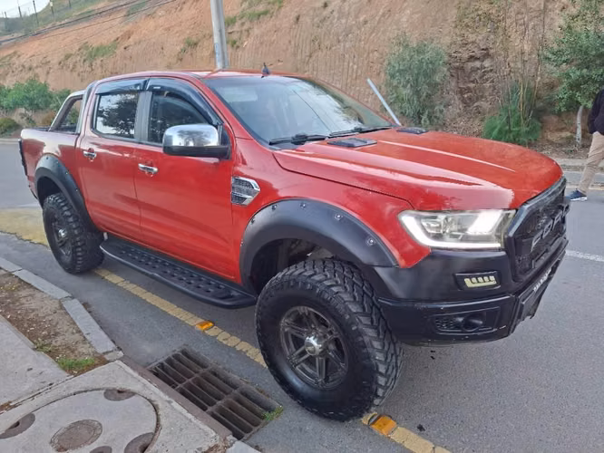 Ford ranger 4x4 3.2 año 2018 - Imagen 4