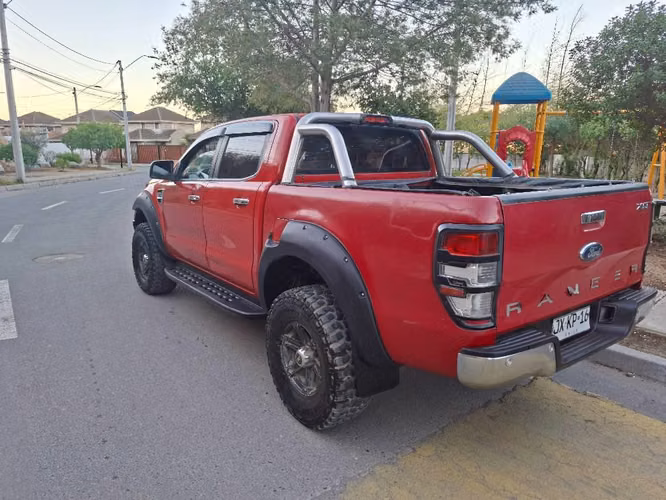 Ford ranger 4x4 3.2 año 2018 - Imagen 3