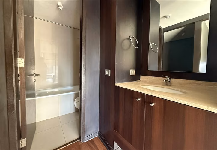 Exclusivo Tríplex con Vista a Plaza Loreto Cousiño - Imagen 10