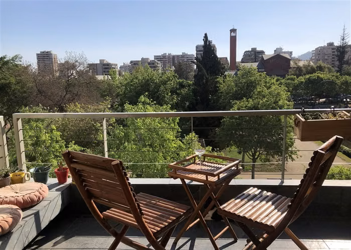 Exclusivo Tríplex con Vista a Plaza Loreto Cousiño