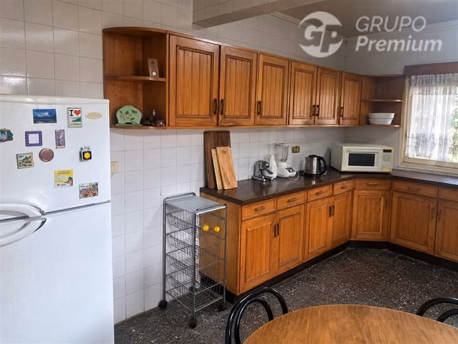 Venta de casa 4dor.3B 799mts2 terreno en Condominio