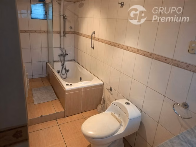Venta de casa 4dor.3B 799mts2 terreno en Condominio