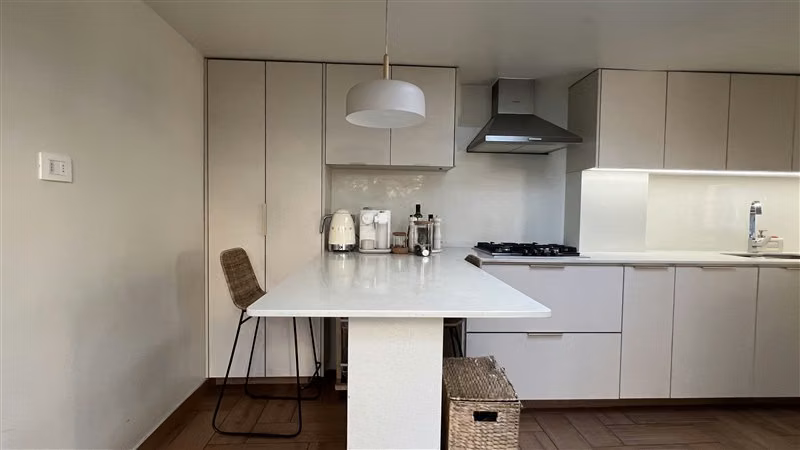 Casa Completamente Remodelada - Condominio-Amplia - Luminosa - Imagen 10