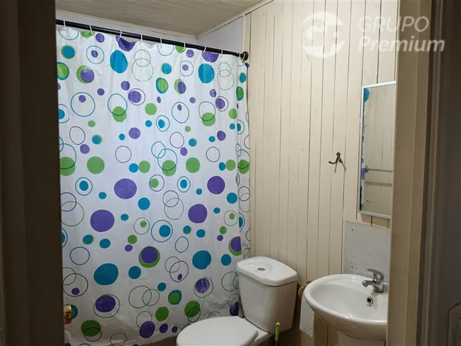 CASA EN VENTA EN DALCAHUE AMPLIO TERRENO Y VISTA AL CANAL - Imagen 19