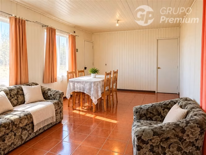 CASA EN VENTA EN DALCAHUE AMPLIO TERRENO Y VISTA AL CANAL - Imagen 18