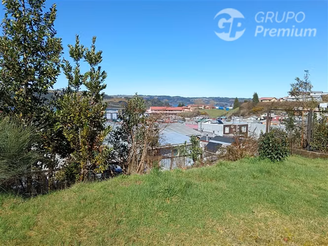 CASA EN VENTA EN DALCAHUE AMPLIO TERRENO Y VISTA AL CANAL - Imagen 24