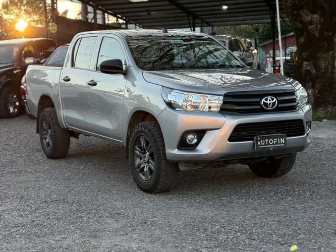 TOYOTA Hilux DX DCAB 4x4 2.4 MT 2022