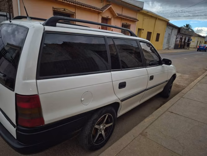 Chevrolet opes astra station wagon - Imagen 2