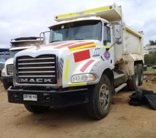 Venta CAMIÓN TOLVA MACK GU 813 AÑO 2012