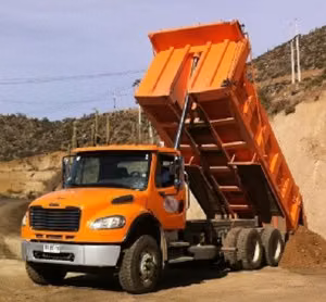 Venta CAMIÓN TOLVA FREIGHTLINER M2 106 AÑO 2013