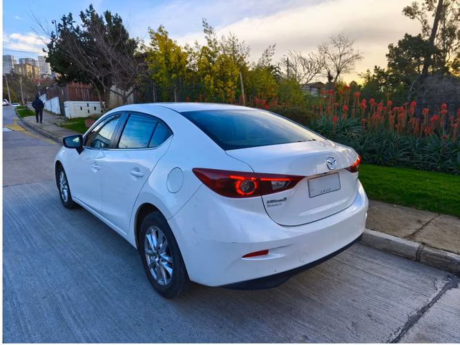 2018 Mazda 3 2.0 V 4X2 SDN 6MT 4P - Imagen 3