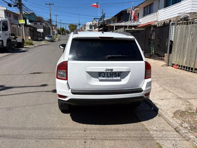 Jeep compass 4x4 2.4 Automática - Imagen 4