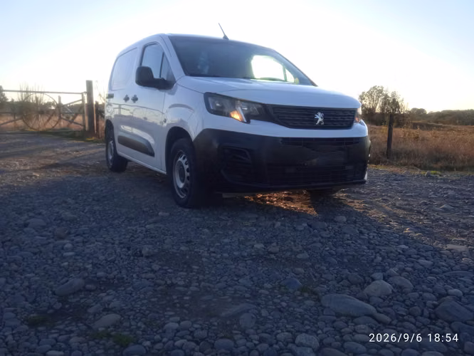 Peugeot Partner K9 2022 1.6 HDi Full equipo
