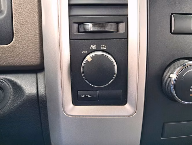 DODGE RAM 1500 SLT 4X4 5.7 AUT 2011