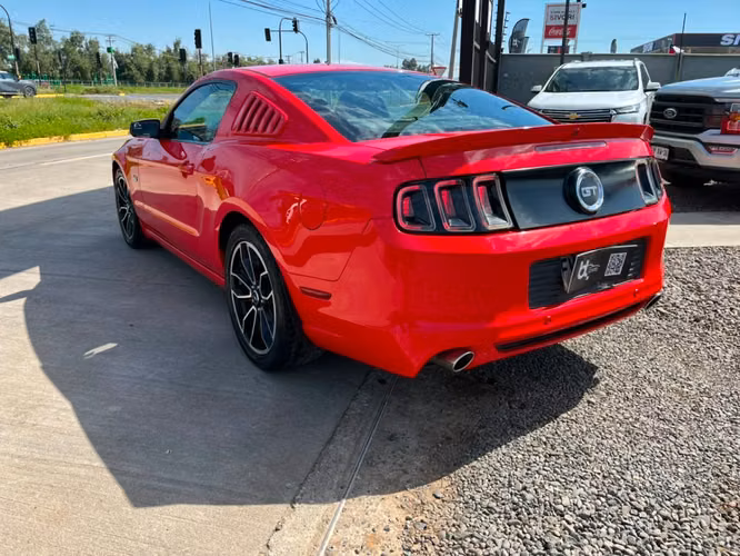 FORD MUSTANG 5.0 V8  2013