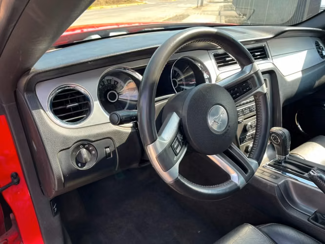 FORD MUSTANG 5.0 V8  2013