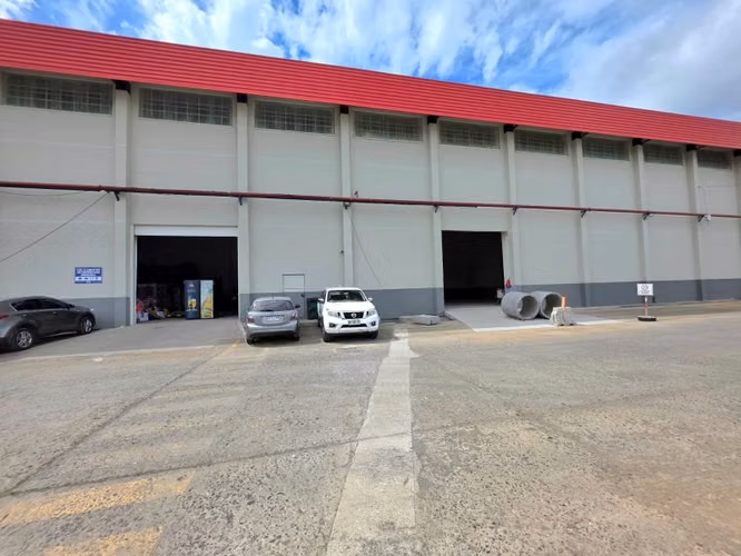 Arrienda Bodega Avda. Vicuña Mackenna en Los Ángeles. - Imagen 3