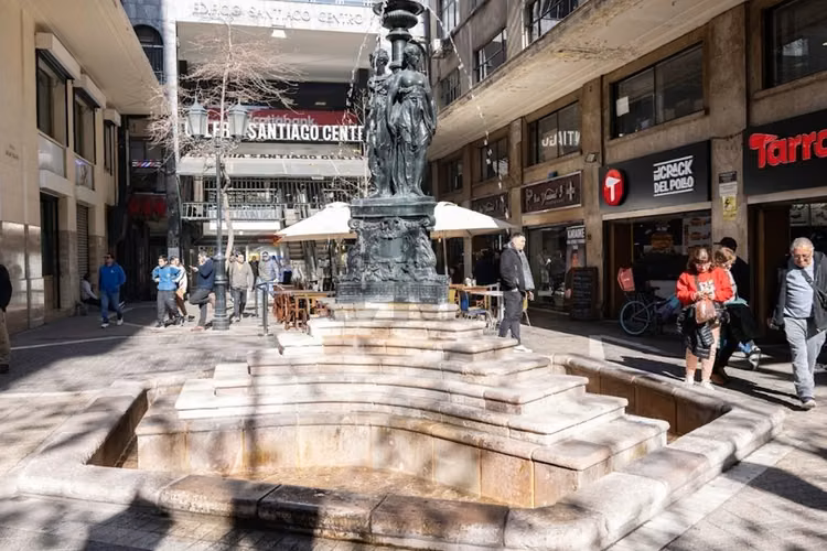 "oficina arriendo en moneda, santiago centro"