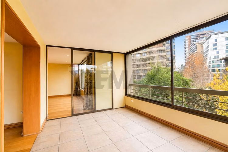 Las condes 240 m2, sector el golf - Imagen 8
