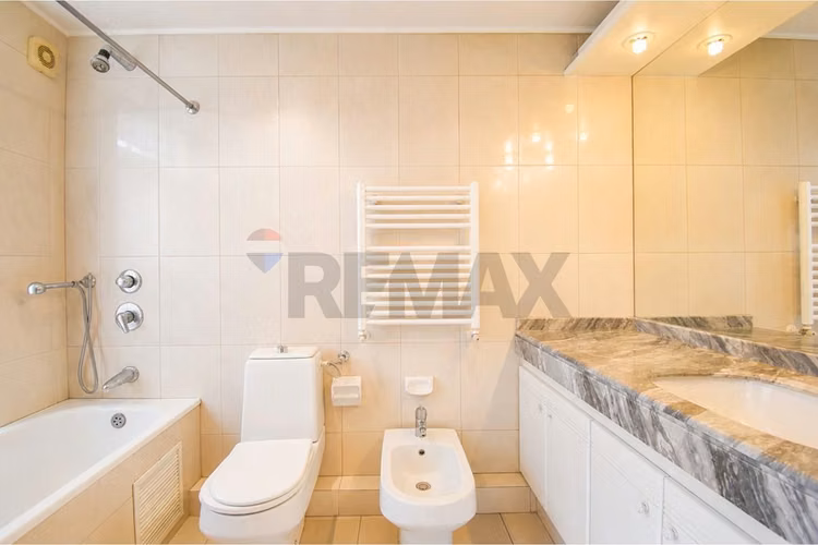 Las condes 240 m2, sector el golf - Imagen 15