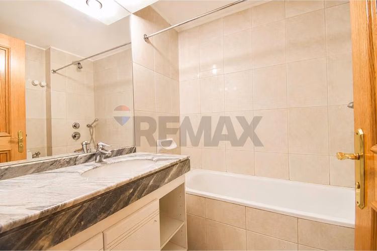 Las condes 240 m2, sector el golf - Imagen 18