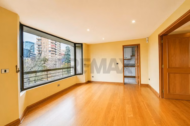 Las condes 240 m2, sector el golf - Imagen 3