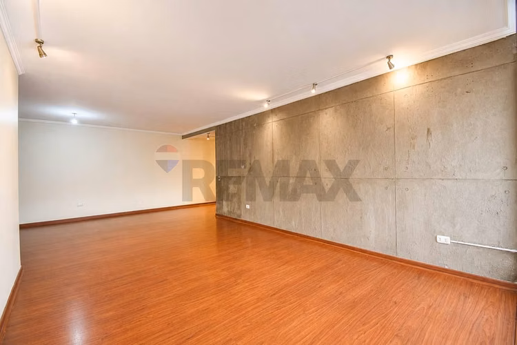 Amplio depto 3d + servicio  las condes - Imagen 5