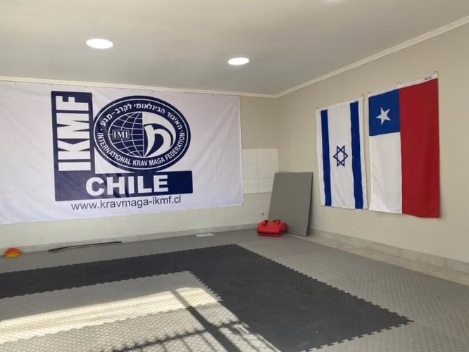 Amplio Local Comercial en Peñalolén con Excelente Ubicación