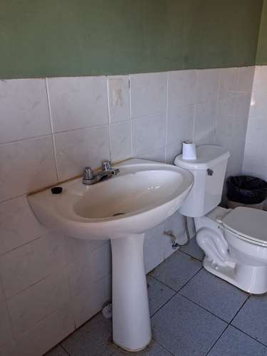 VENDO BOTILLERIA Y MINIMARKET