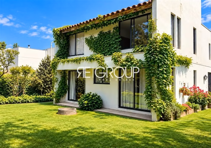 Casa en venta de 5 dorm. en Lo Barnechea