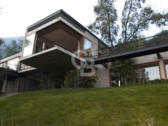 Casa con vista panorámica a Santa María de Manquehue