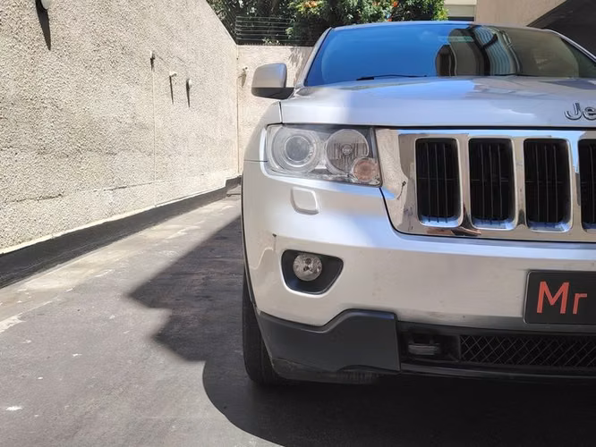 JEEP GRAND CHEROKEE LAREDO 3.6 - 2011 | 2676 - Imagen 19