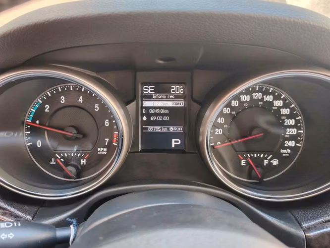 JEEP GRAND CHEROKEE LAREDO 3.6 - 2011 | 2676 - Imagen 8
