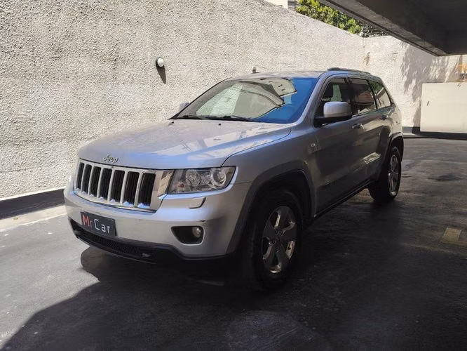 JEEP GRAND CHEROKEE LAREDO 3.6 - 2011 | 2676