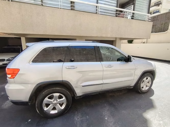 JEEP GRAND CHEROKEE LAREDO 3.6 - 2011 | 2676 - Imagen 9