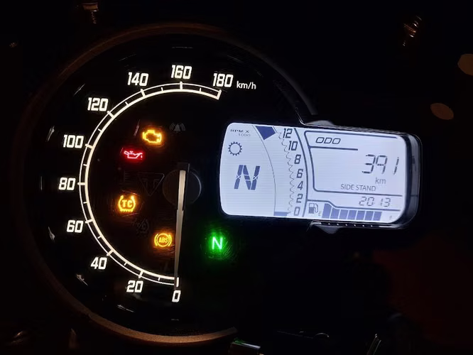 Triumph Speed 400 (2025) – ¡Prácticamente Nueva