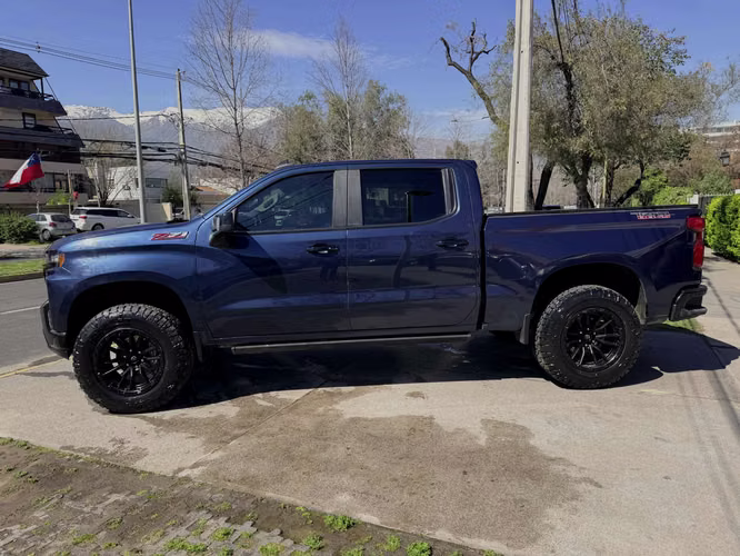 CHEVROLET SILVERADO Z71 5.3 AUT 4X4 DESCUENTA IVA FULL CUERO TECHO CARPLAY CAMARA VER EN LAS CONDES 2022
