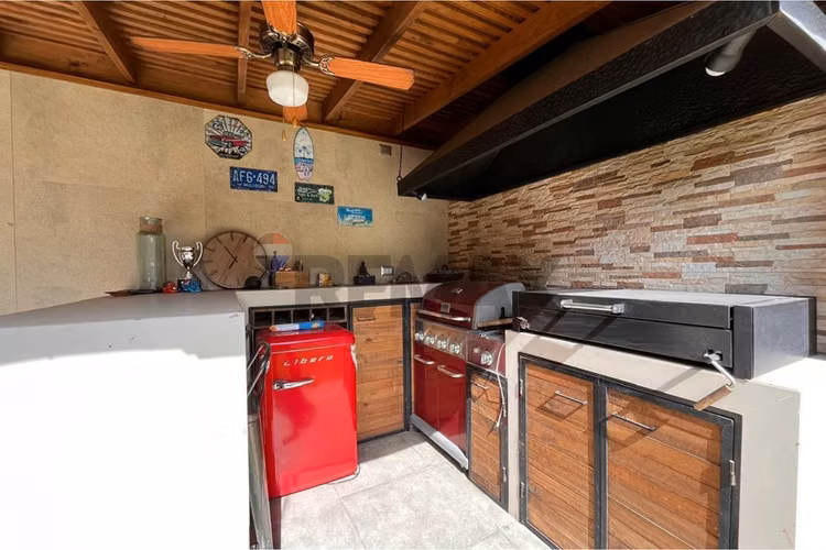Casa 4d 3b + piscina + loza radiante + 2 a/c - Imagen 3