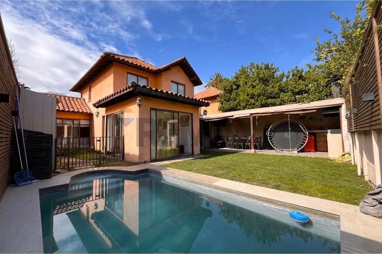 Casa 4d 3b + piscina + loza radiante + 2 a/c - Imagen 1