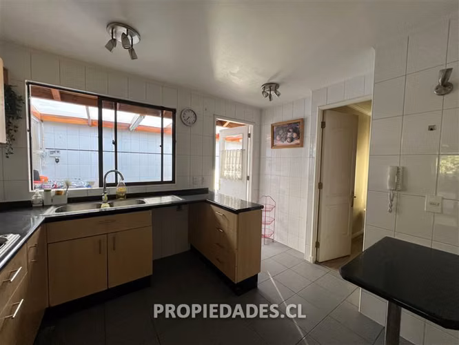 Casa en arriendo de 4 dorm. en Lo Barnechea - Imagen 4