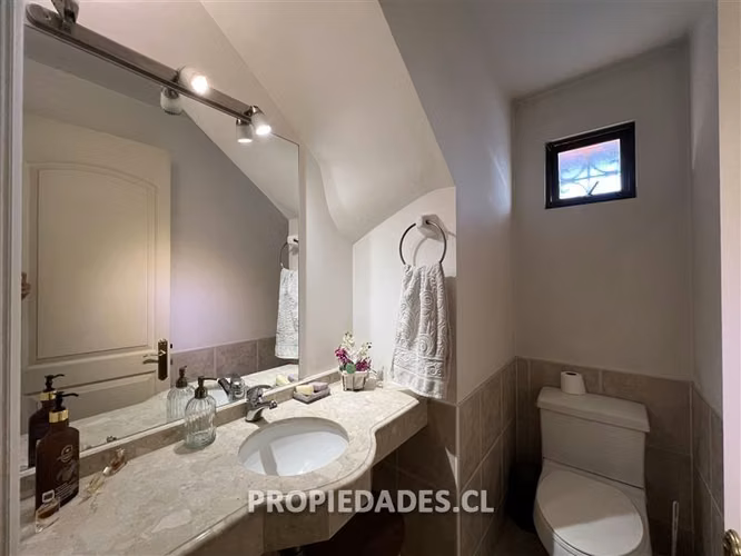 Casa en arriendo de 4 dorm. en Lo Barnechea - Imagen 9