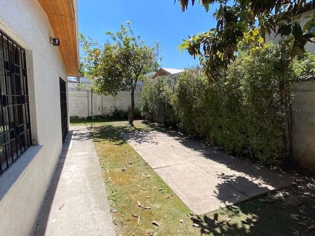Casa en arriendo de 4 dorm. en La Reina
